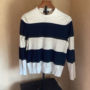 Banana Republic Men's Crewneck Sweater - Navy and White